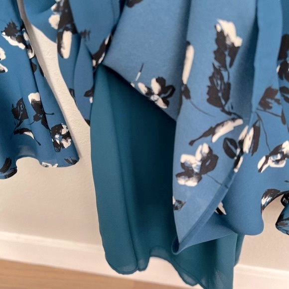 Cute Blue Floral Long Sleeved Mini shift dress by Charles Henry - Small Petite - Picture 8 of 10